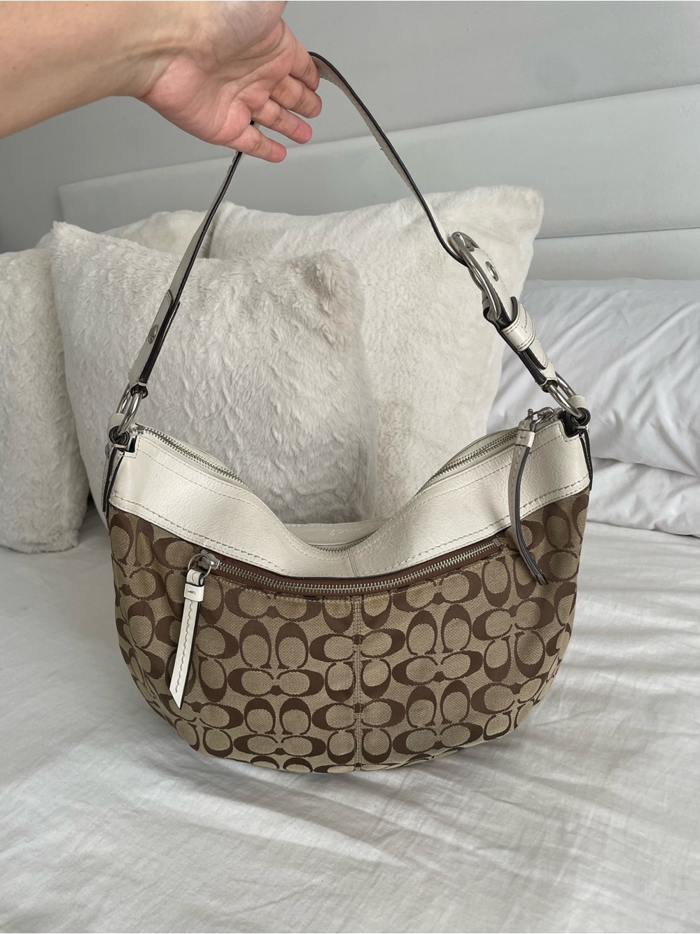 Coach Brown Signature Jacquard Hobo with White Trim - Picture 4 of 11